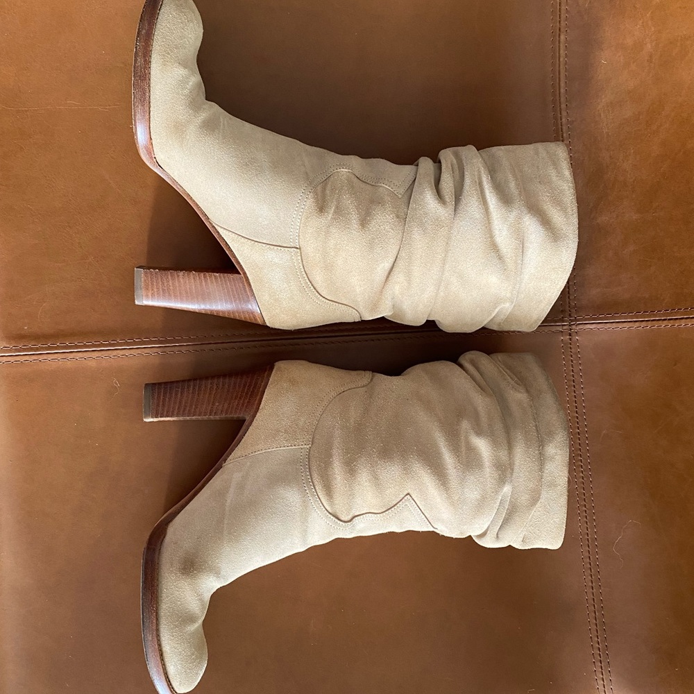 Louis Vuitton Safari Suede Booties - Picture 3 of 14